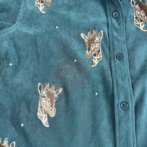 Quacker Factory Giraffes Button Up Faux Suede Shirt Medium Jacket Shacket Safari - Picture 6 of 10